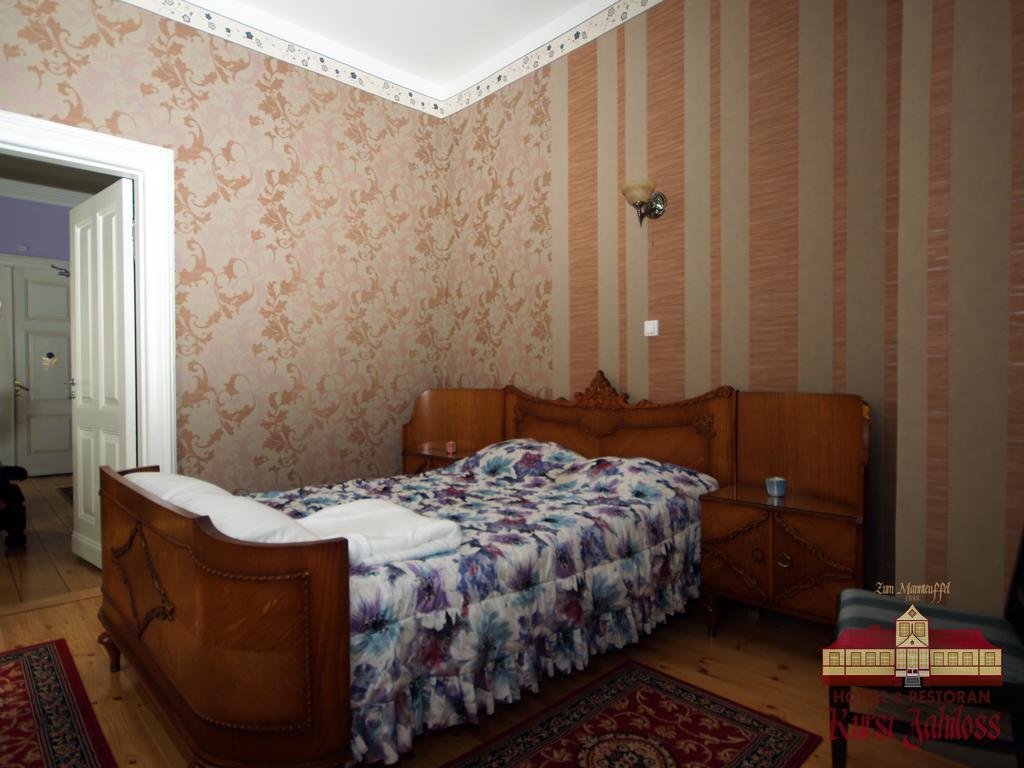 Kursi Hunting Manor Puurmani Room photo