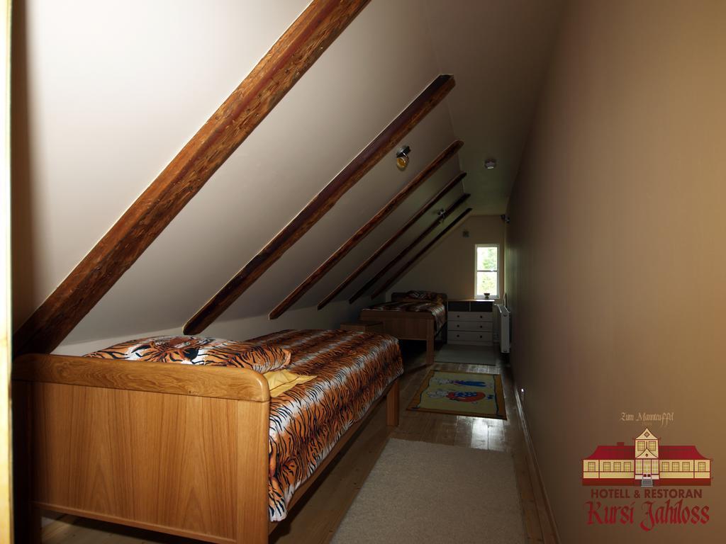 Kursi Hunting Manor Puurmani Room photo