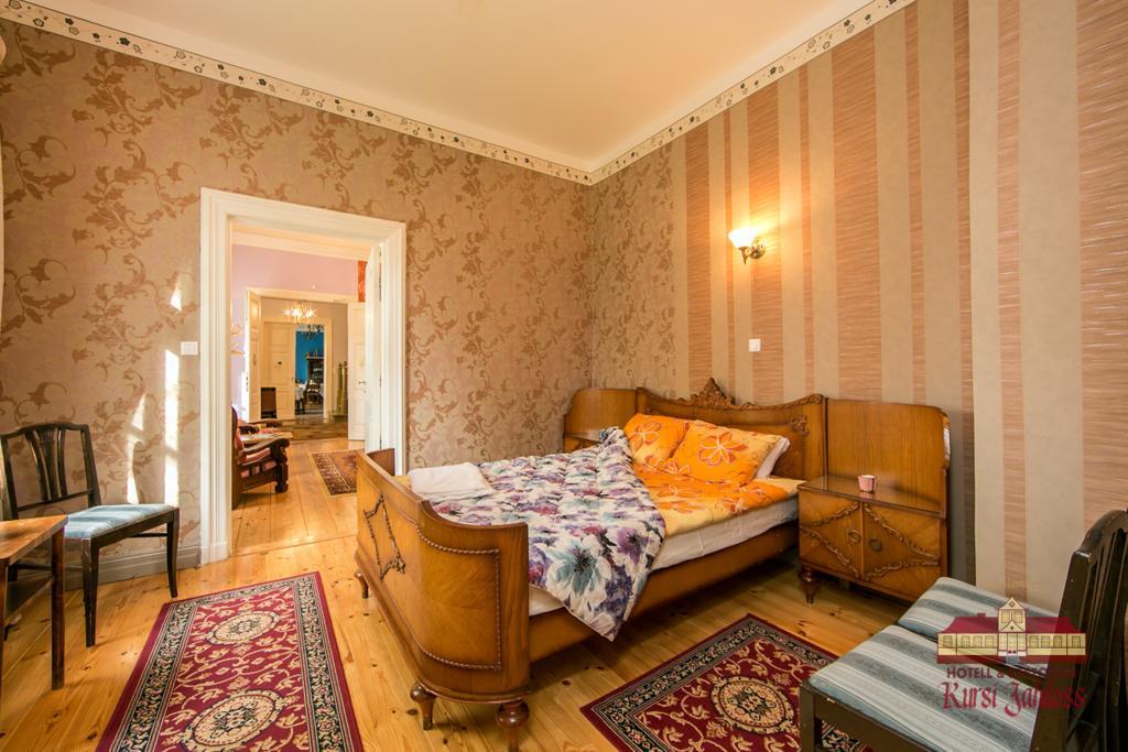 Kursi Hunting Manor Puurmani Room photo